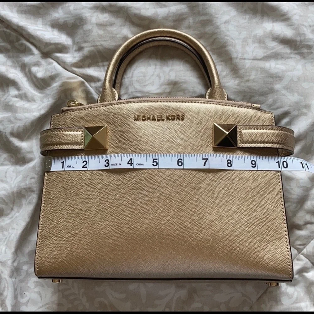 Gold Michael Kors small purse!! - Picture 5 of 6